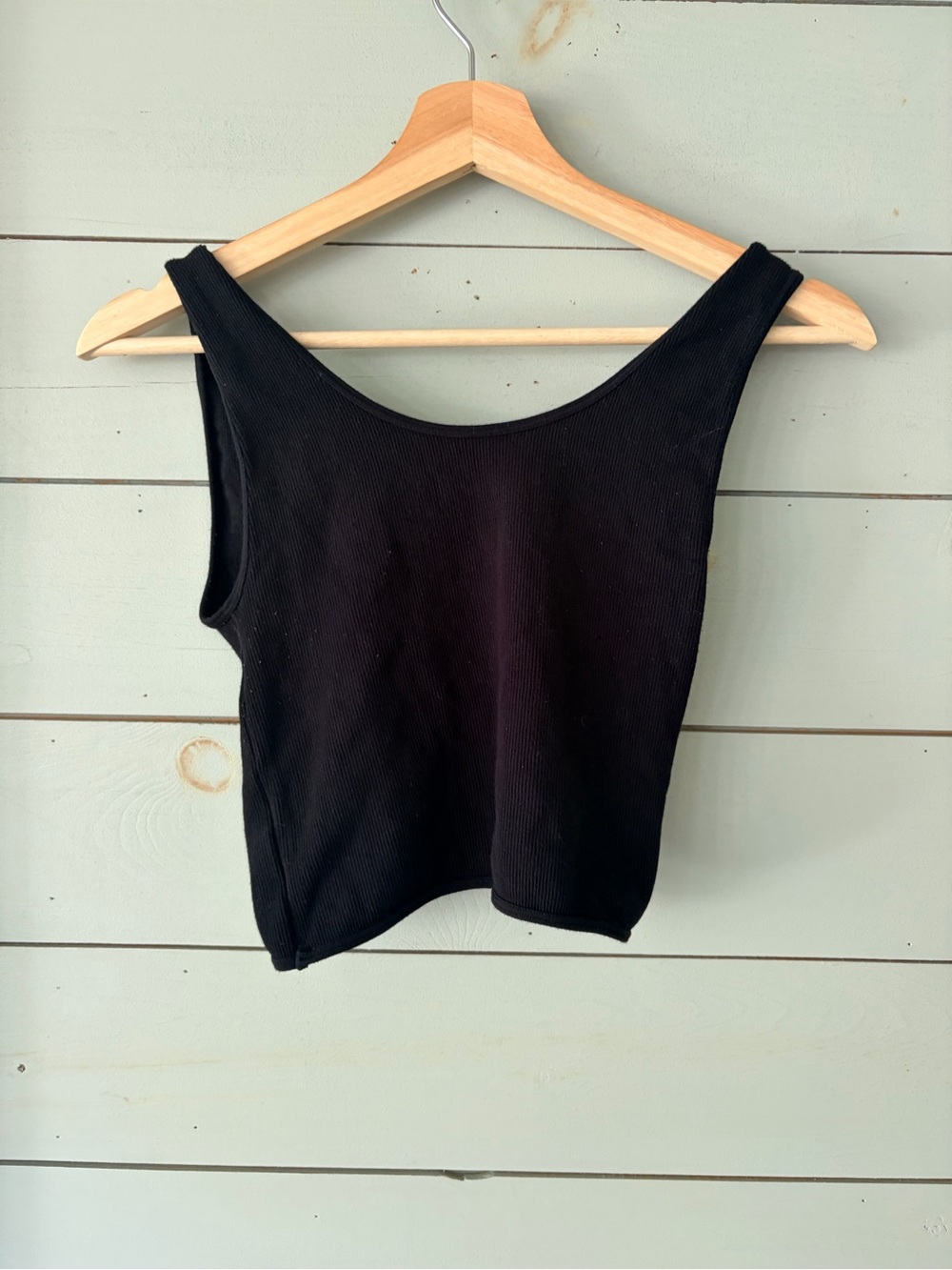 C'est Moi Black Ribbed Twist Back Cropped Tank